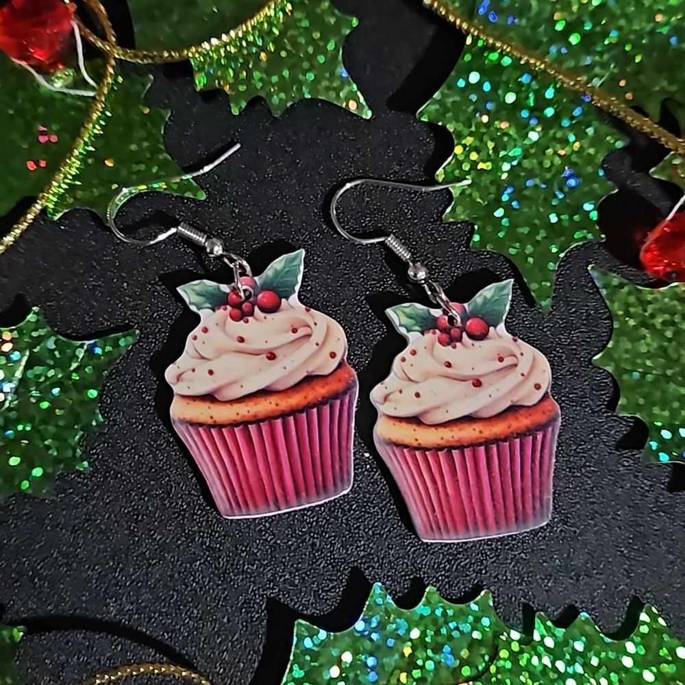Fashion 🎁 Earrings Holiday Cupcake NWT